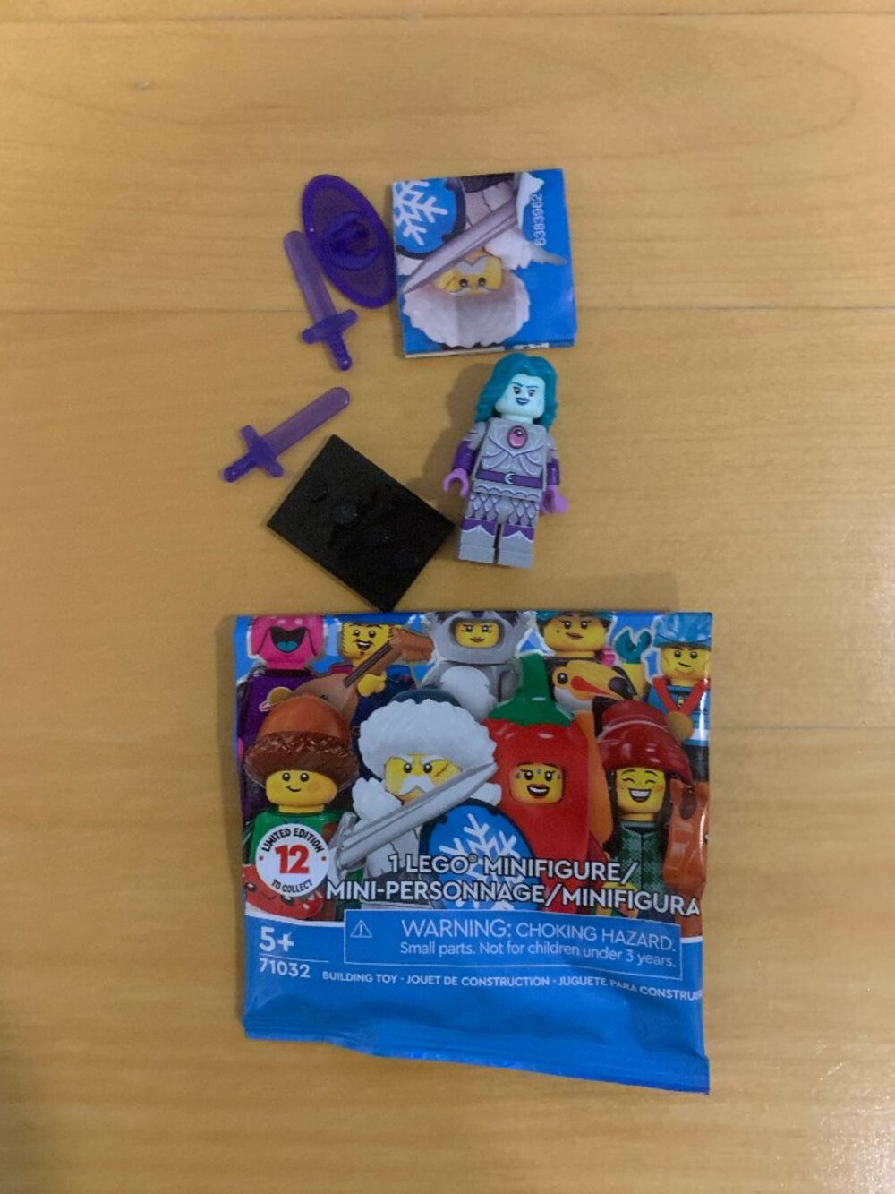 NEW LEGO Minifigure Series 22 - Night protector